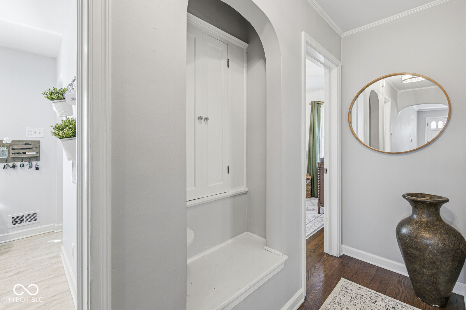 1902 Kessler Boulevard East Drive