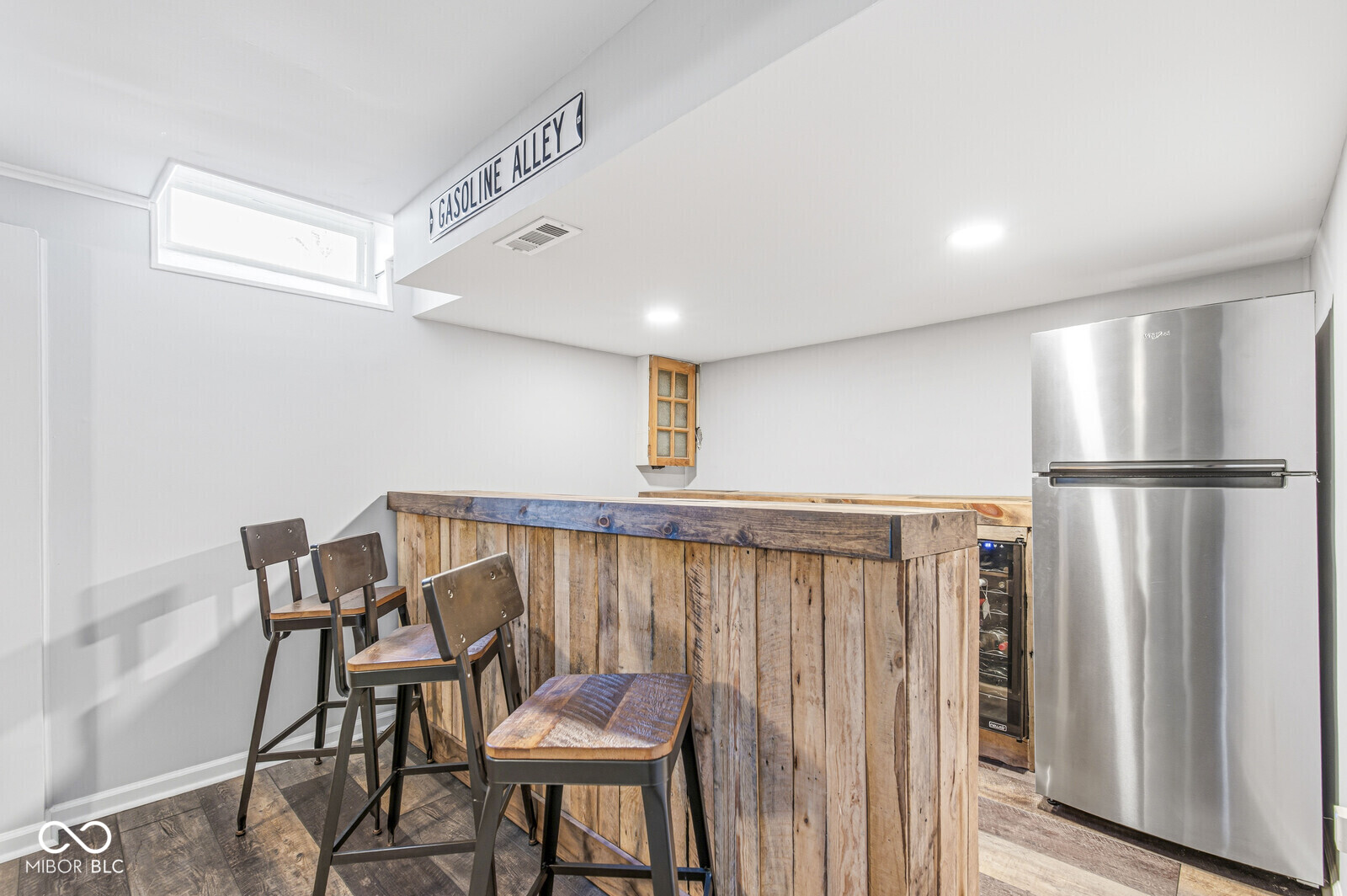 1902 Kessler Boulevard East Drive