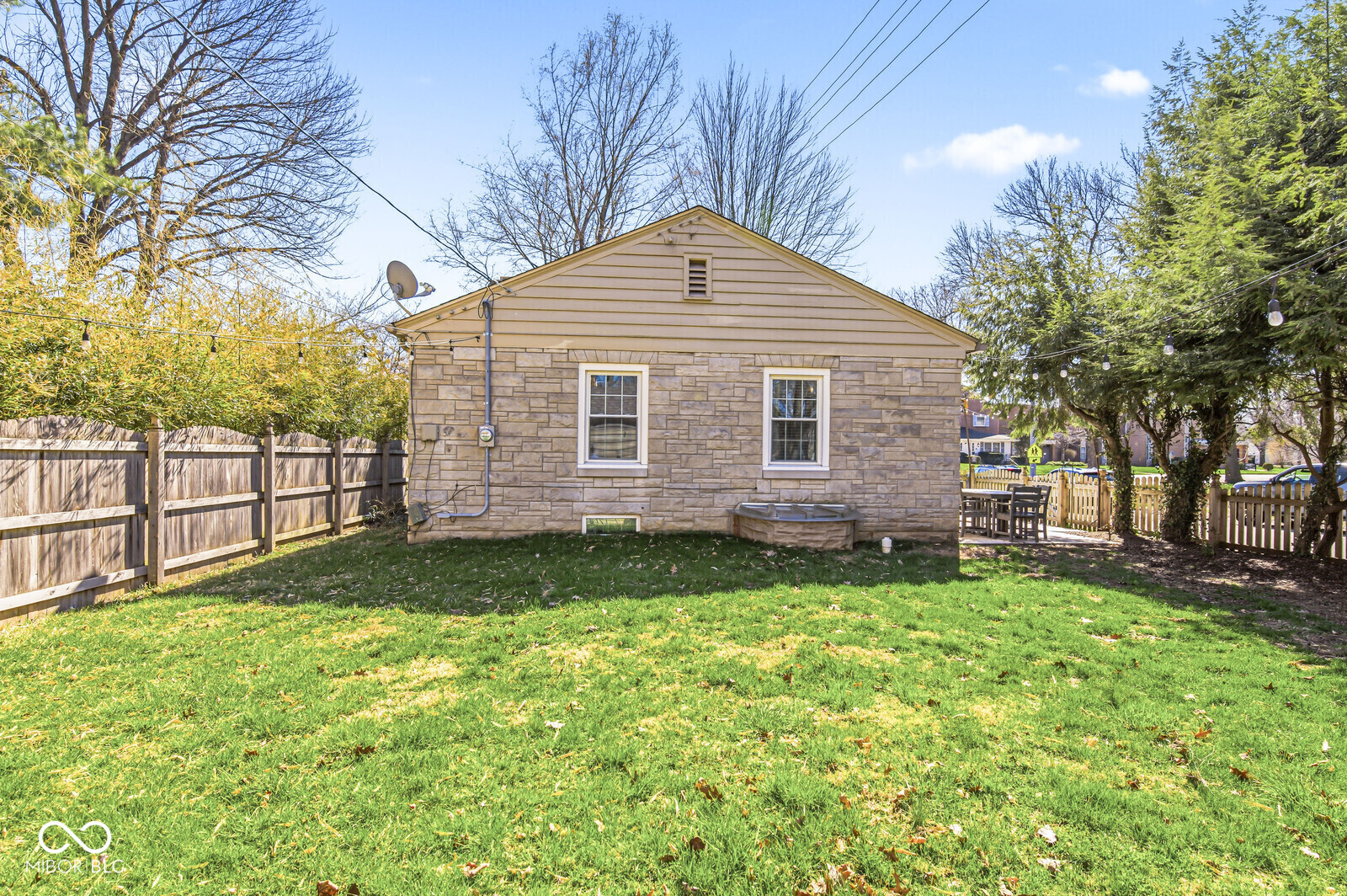 1902 Kessler Boulevard East Drive