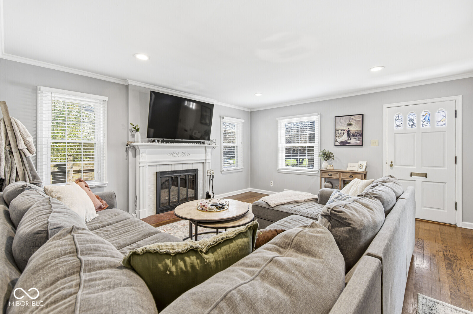 1902 Kessler Boulevard East Drive