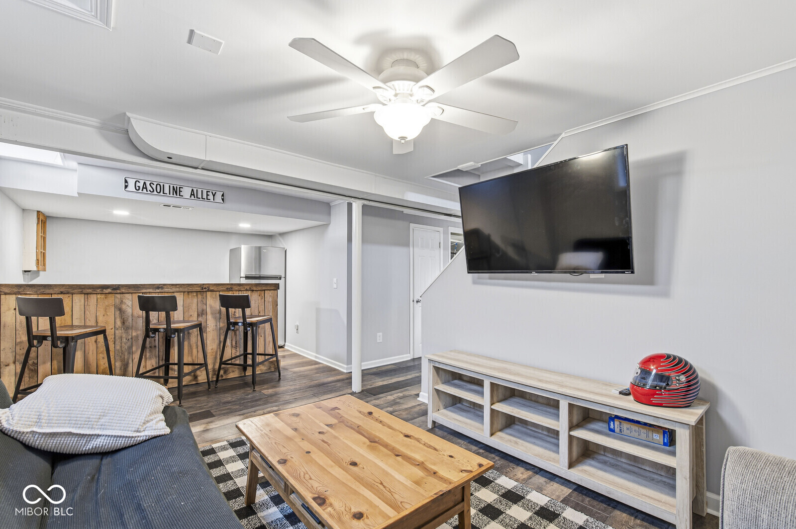 1902 Kessler Boulevard East Drive