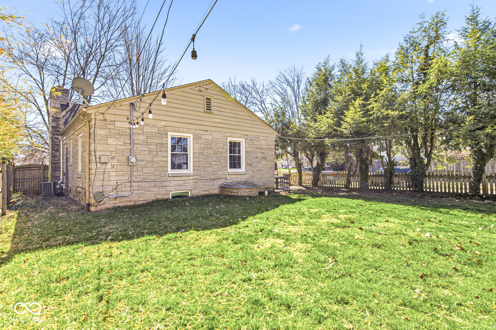 1902 Kessler Boulevard East Drive