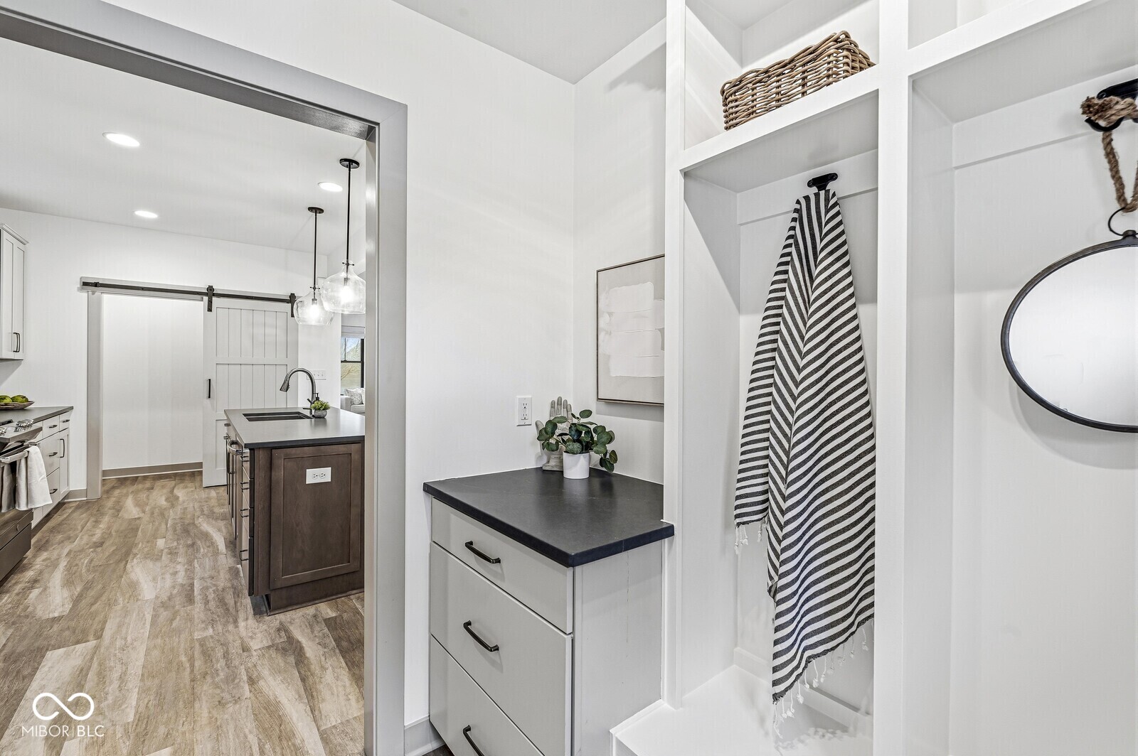 1214 E New York Street