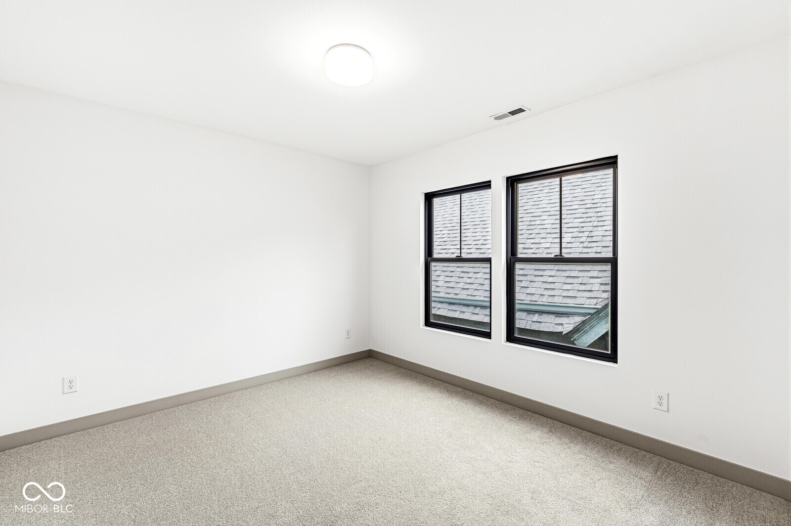 1214 E New York Street