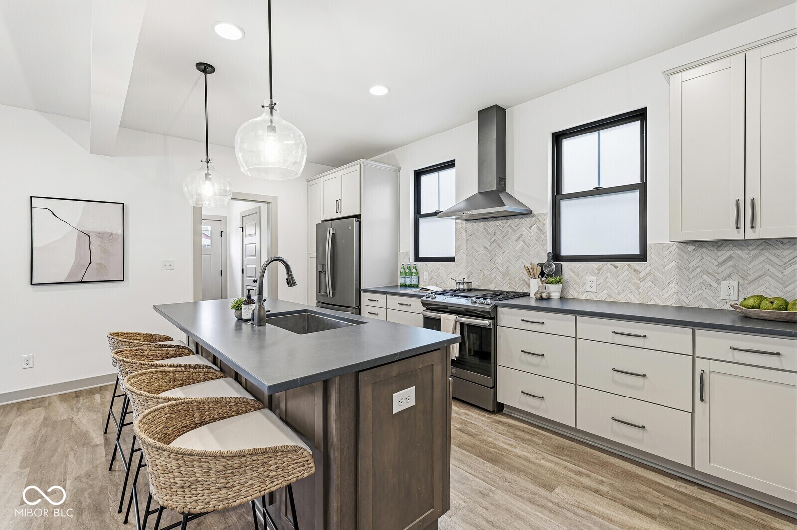 1214 E New York Street