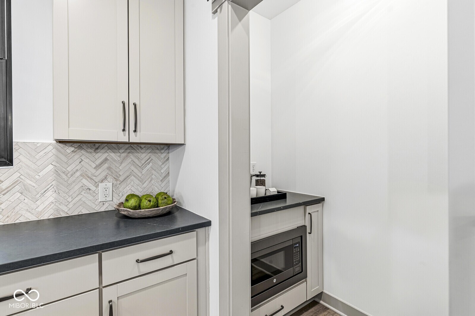 1214 E New York Street