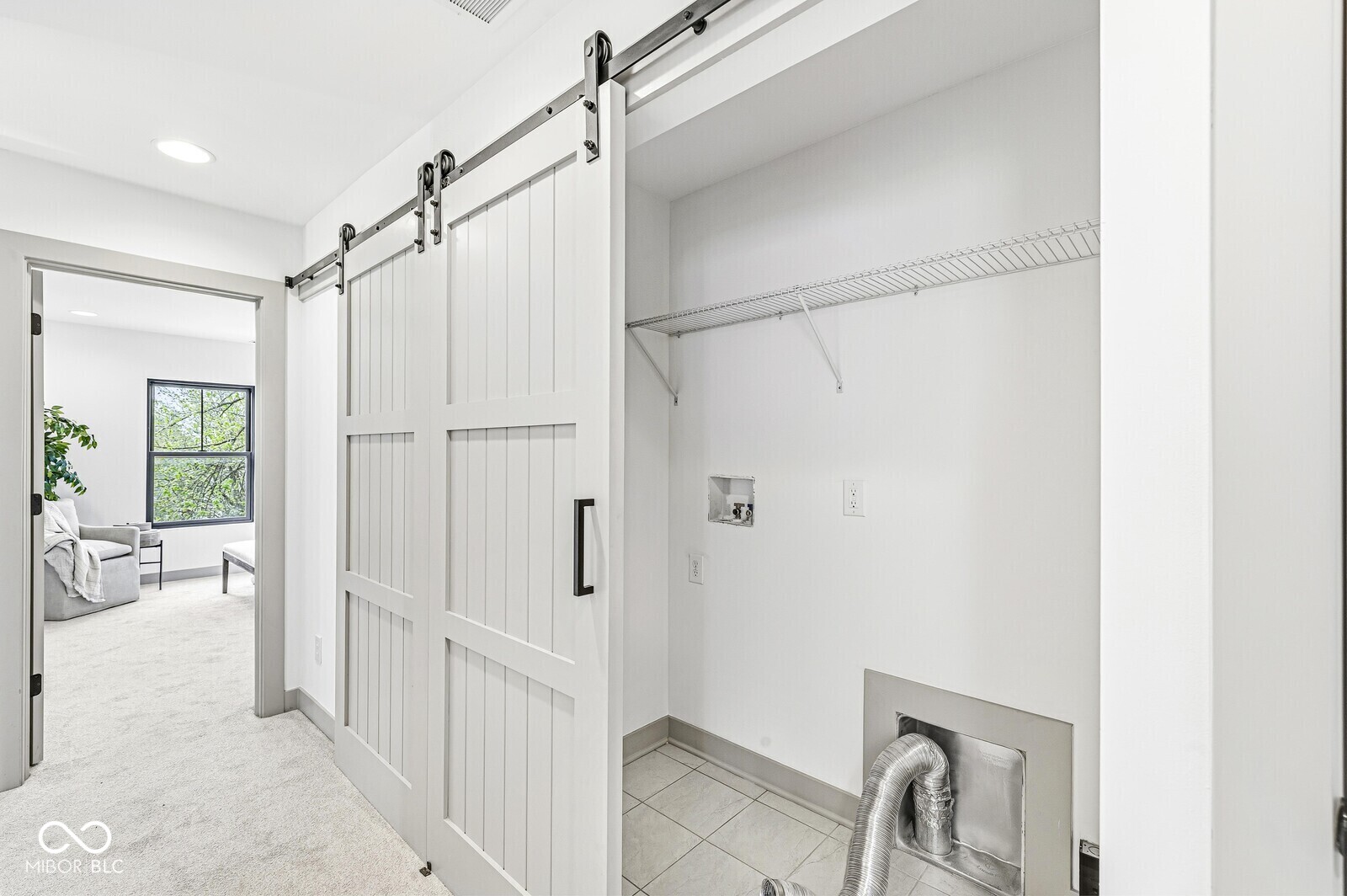 1214 E New York Street