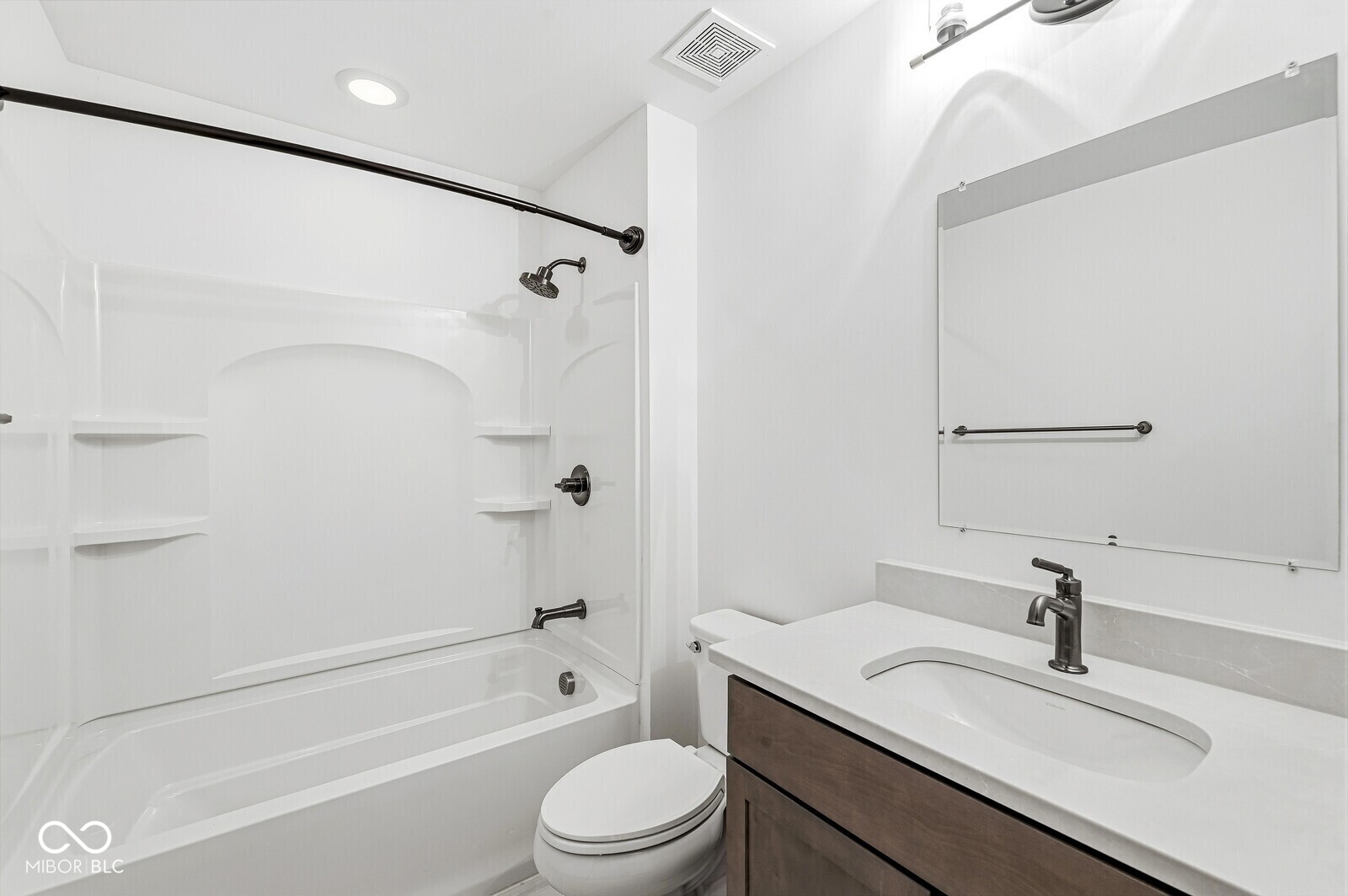 1214 E New York Street