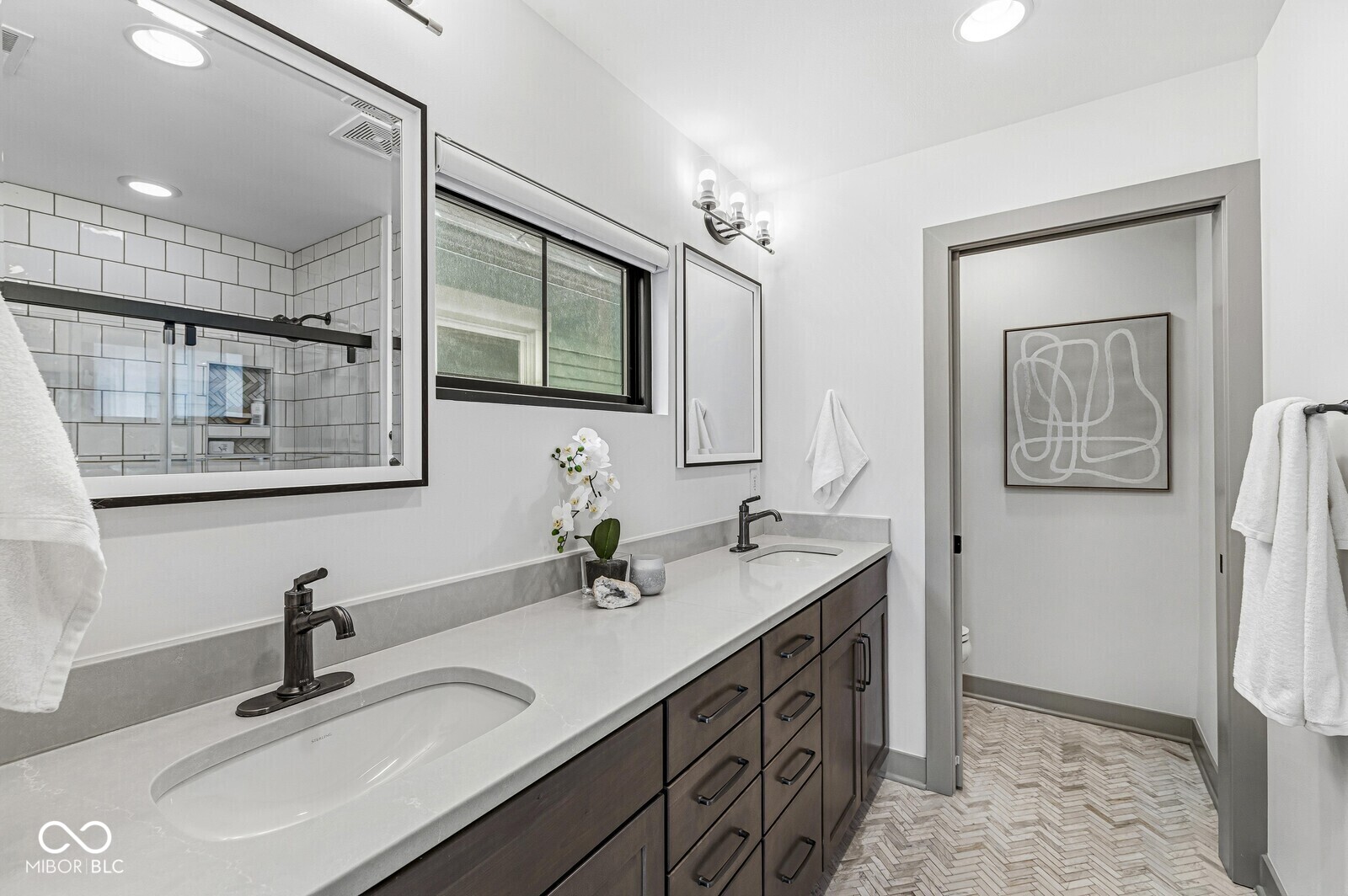 1214 E New York Street