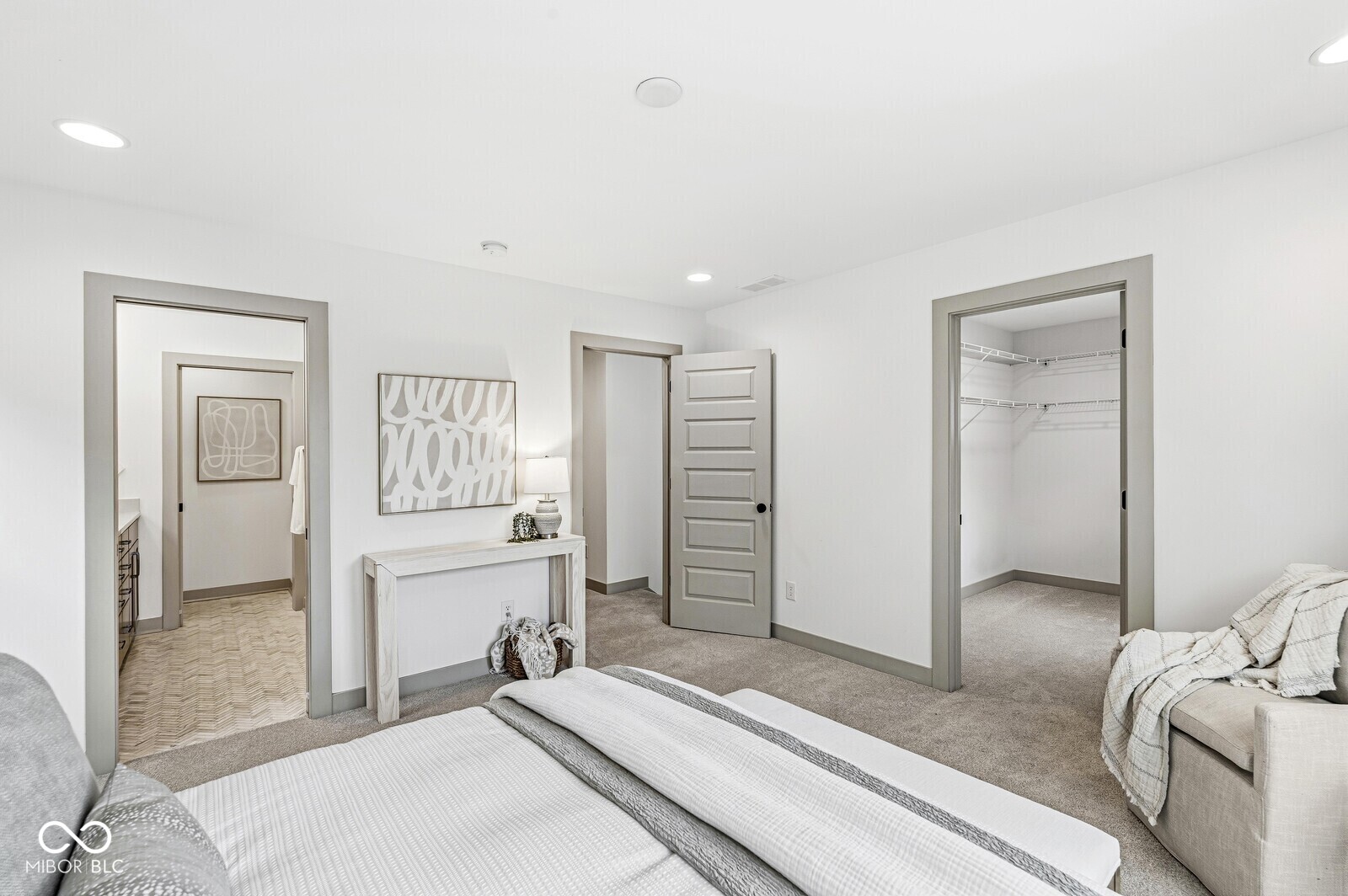 1214 E New York Street