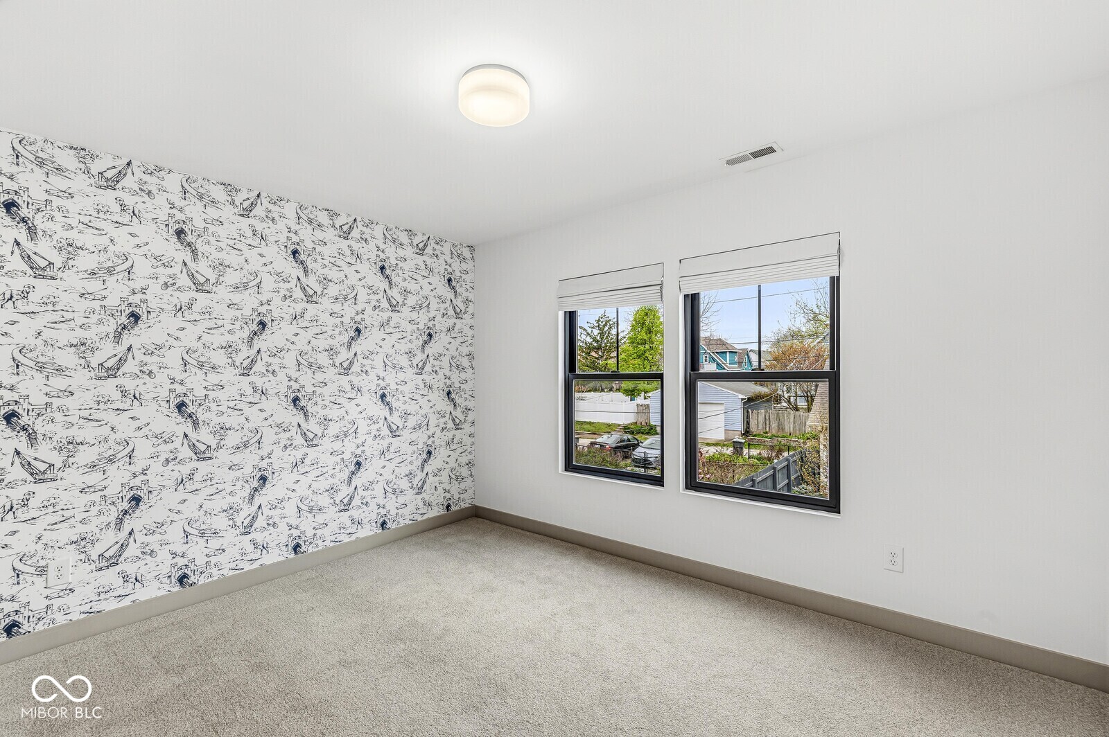 1214 E New York Street