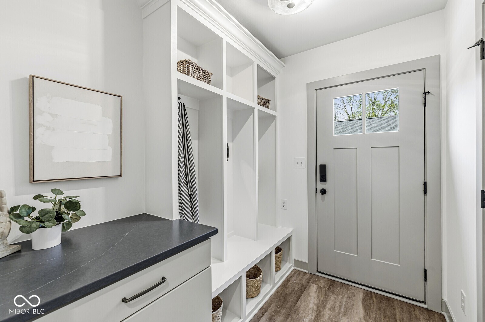 1214 E New York Street