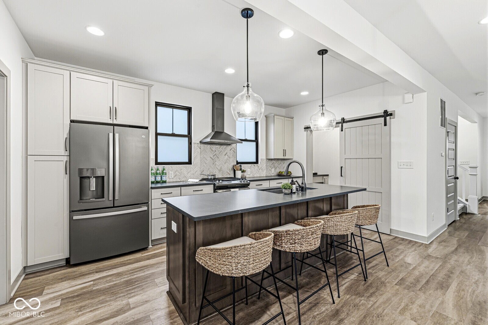 1214 E New York Street