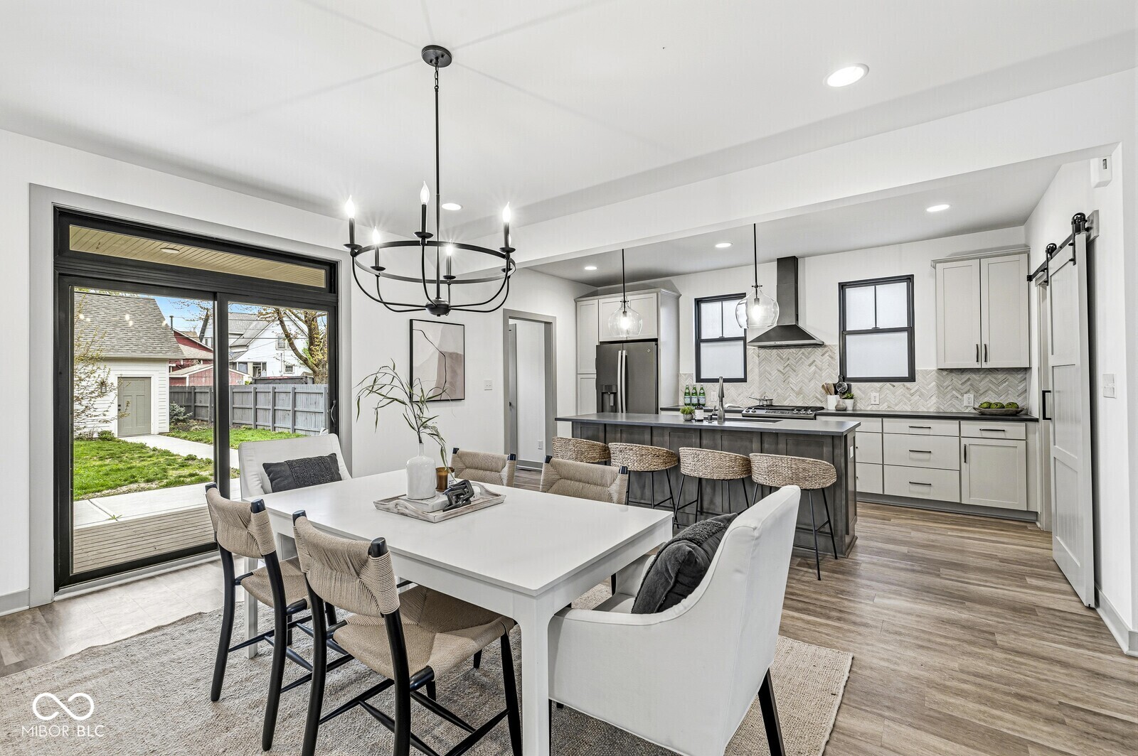 1214 E New York Street