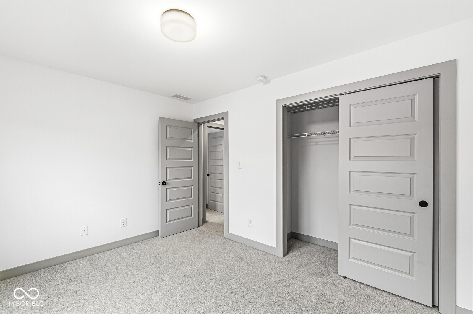 1214 E New York Street