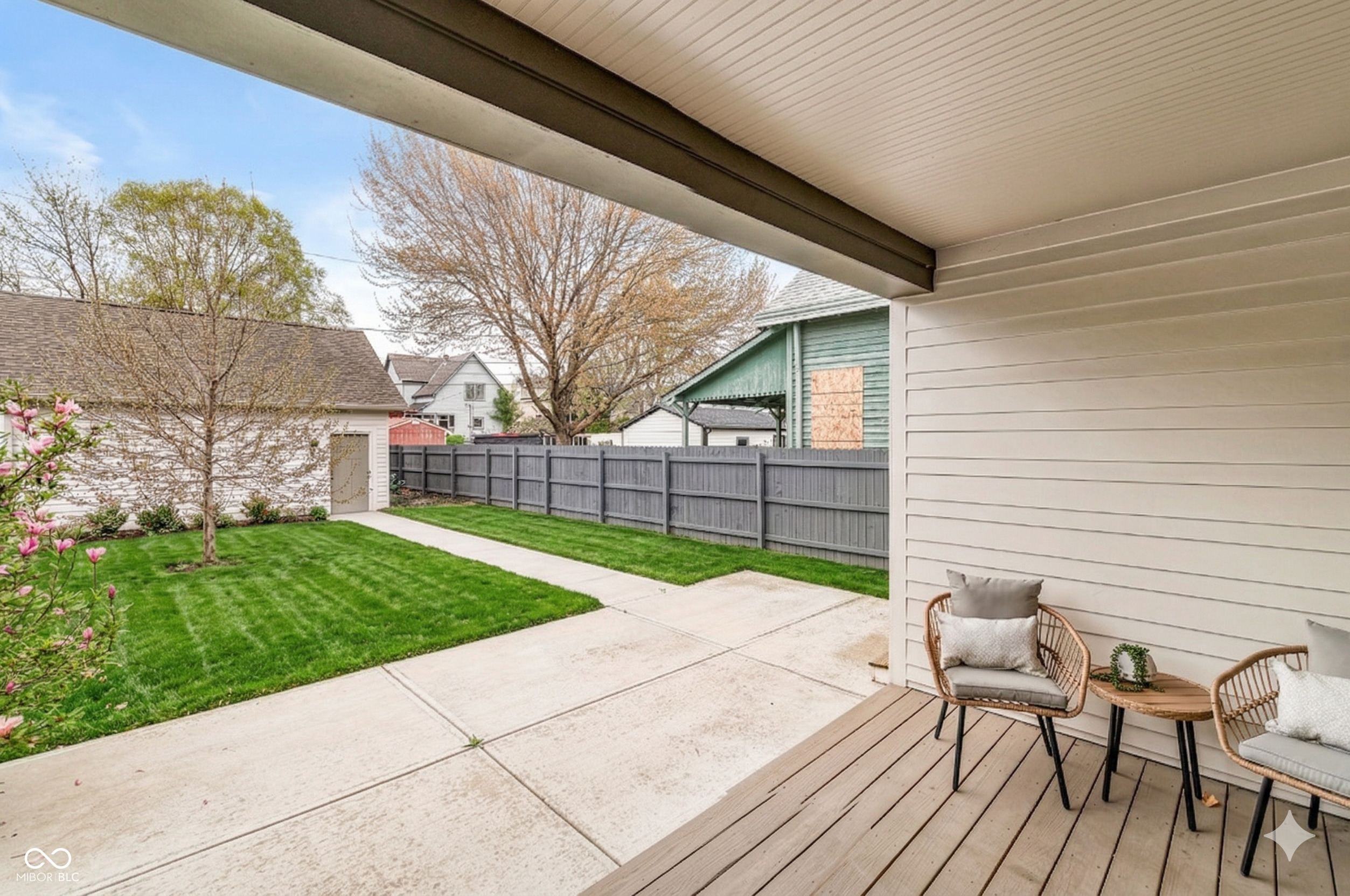 1214 E New York Street