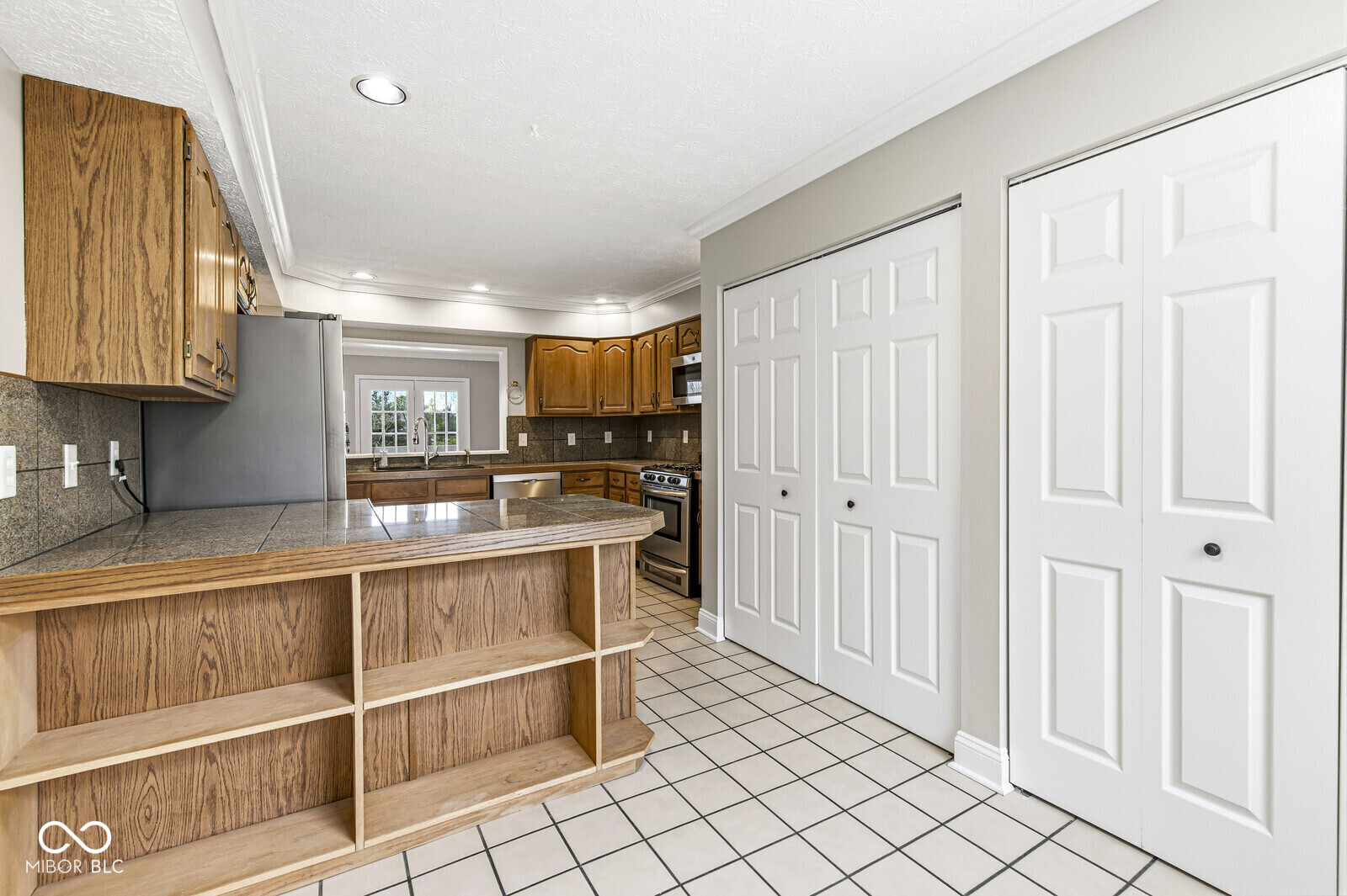 6643 Shore Island Drive