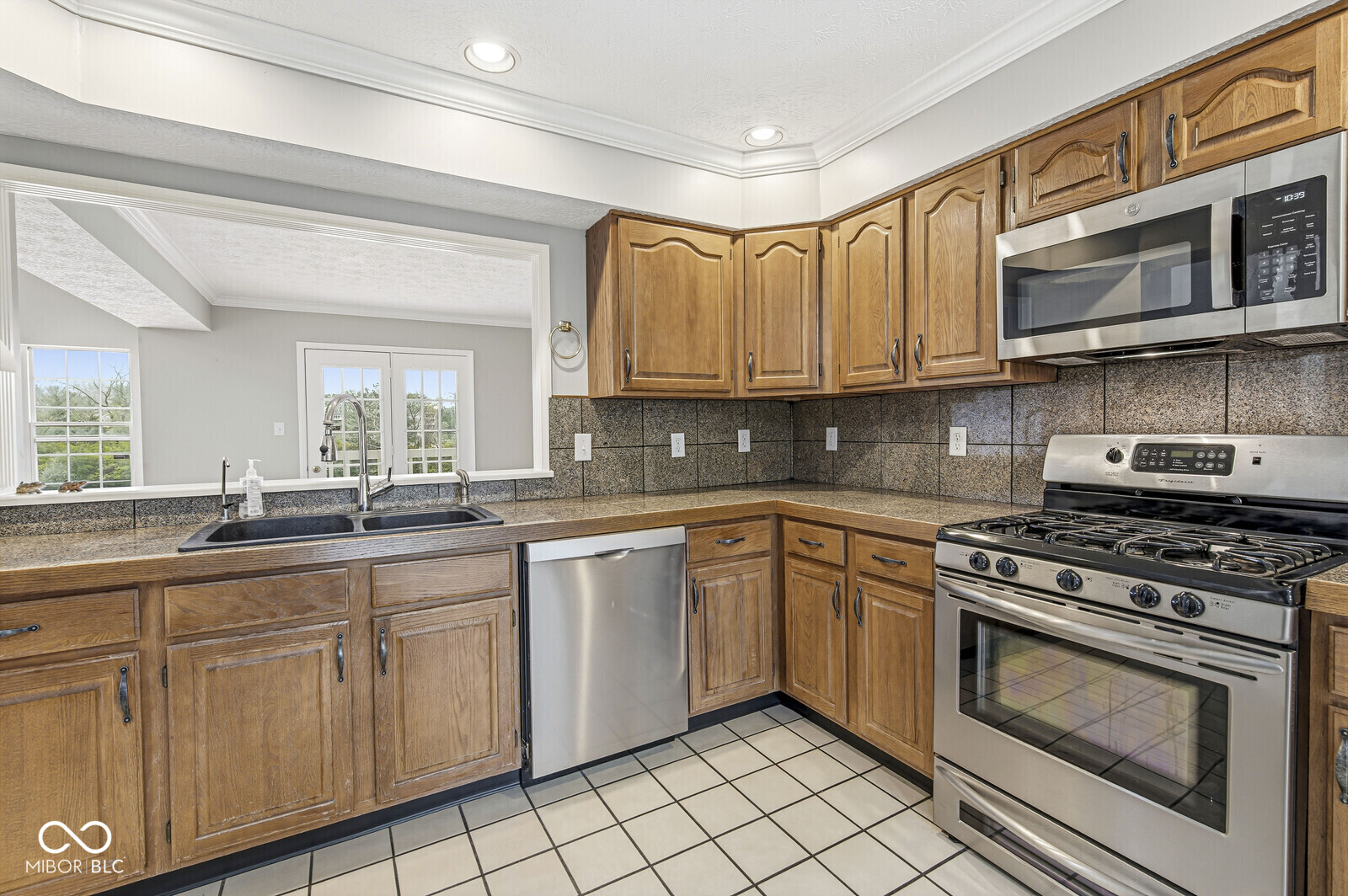 6643 Shore Island Drive