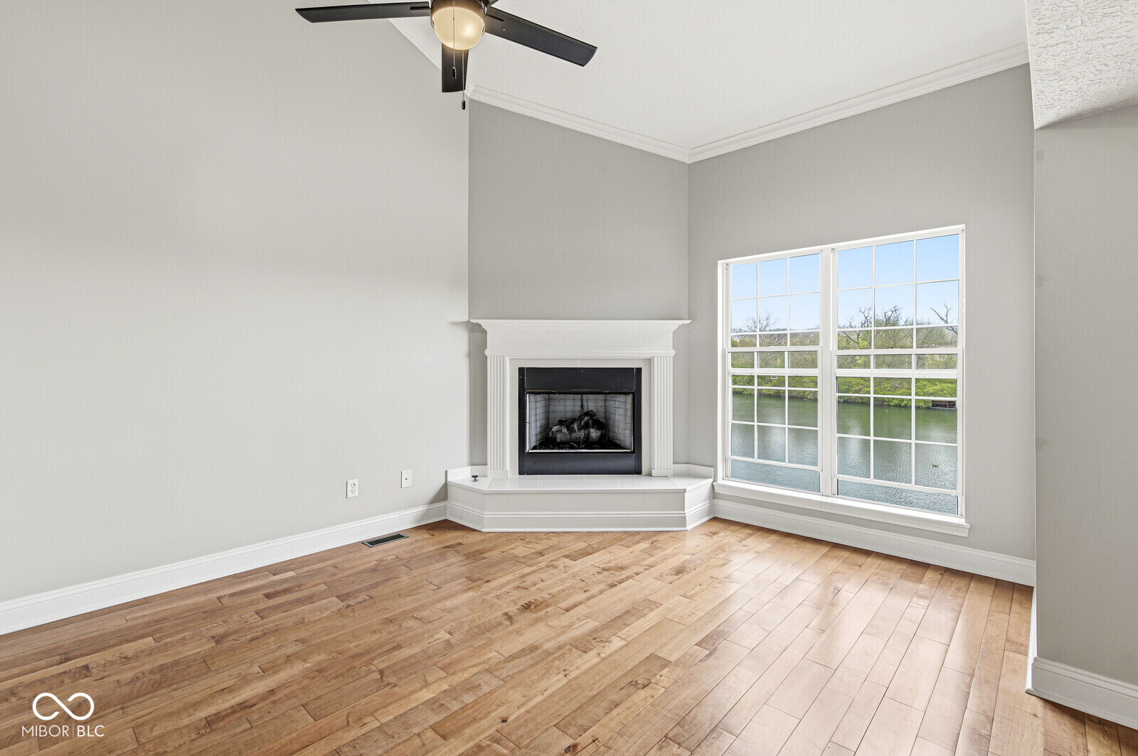 6643 Shore Island Drive