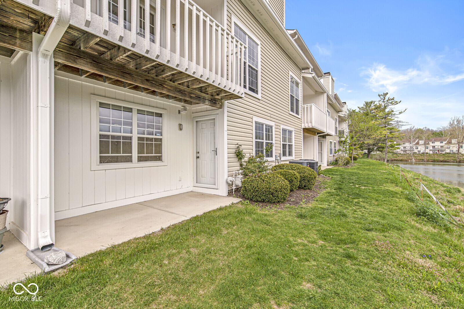 6643 Shore Island Drive