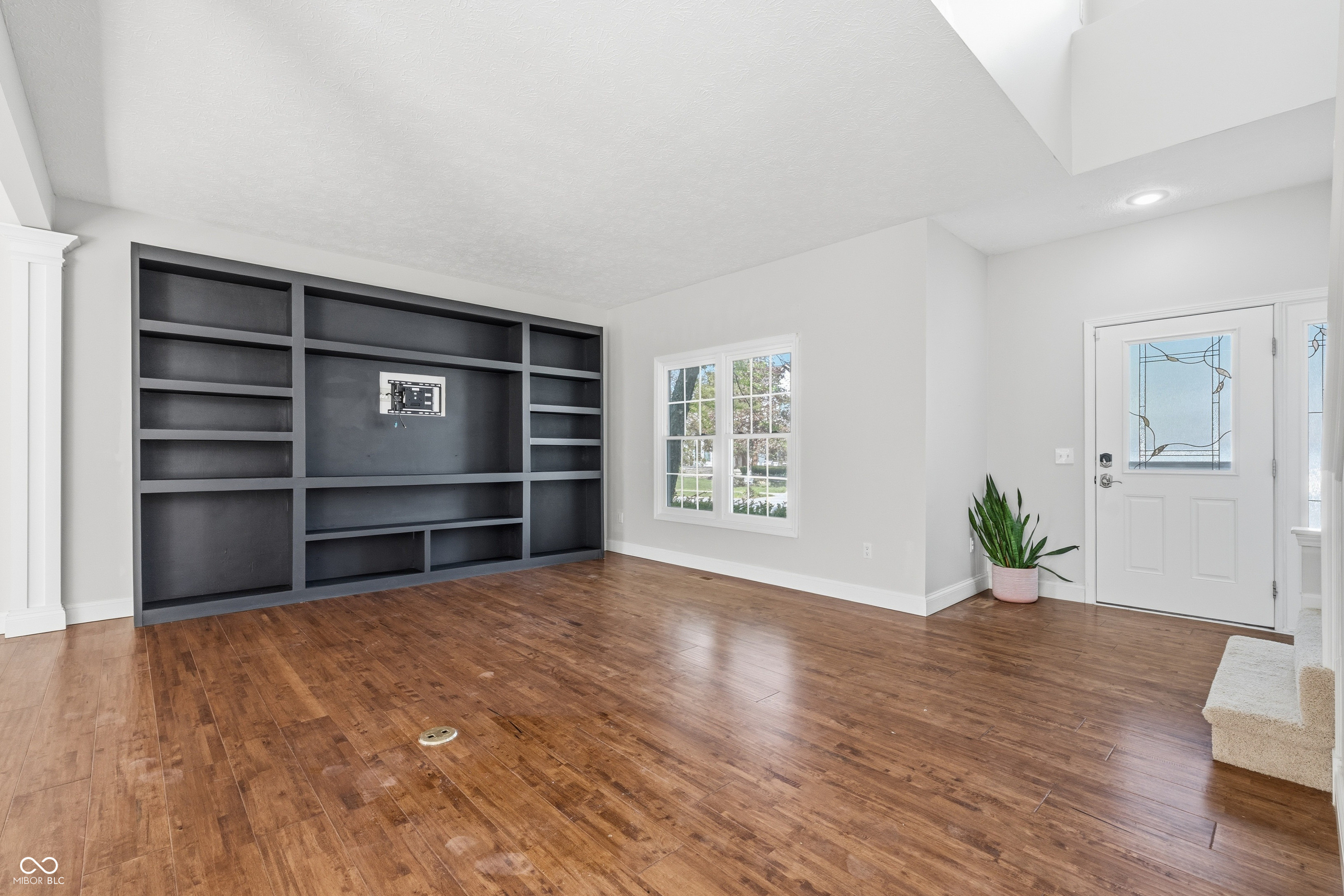 12862 Clifford Circle