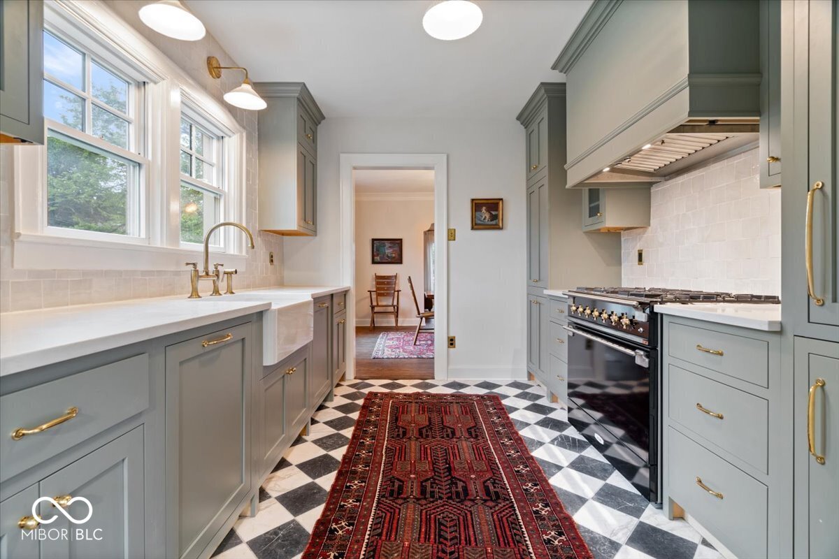 60 Meridian Place