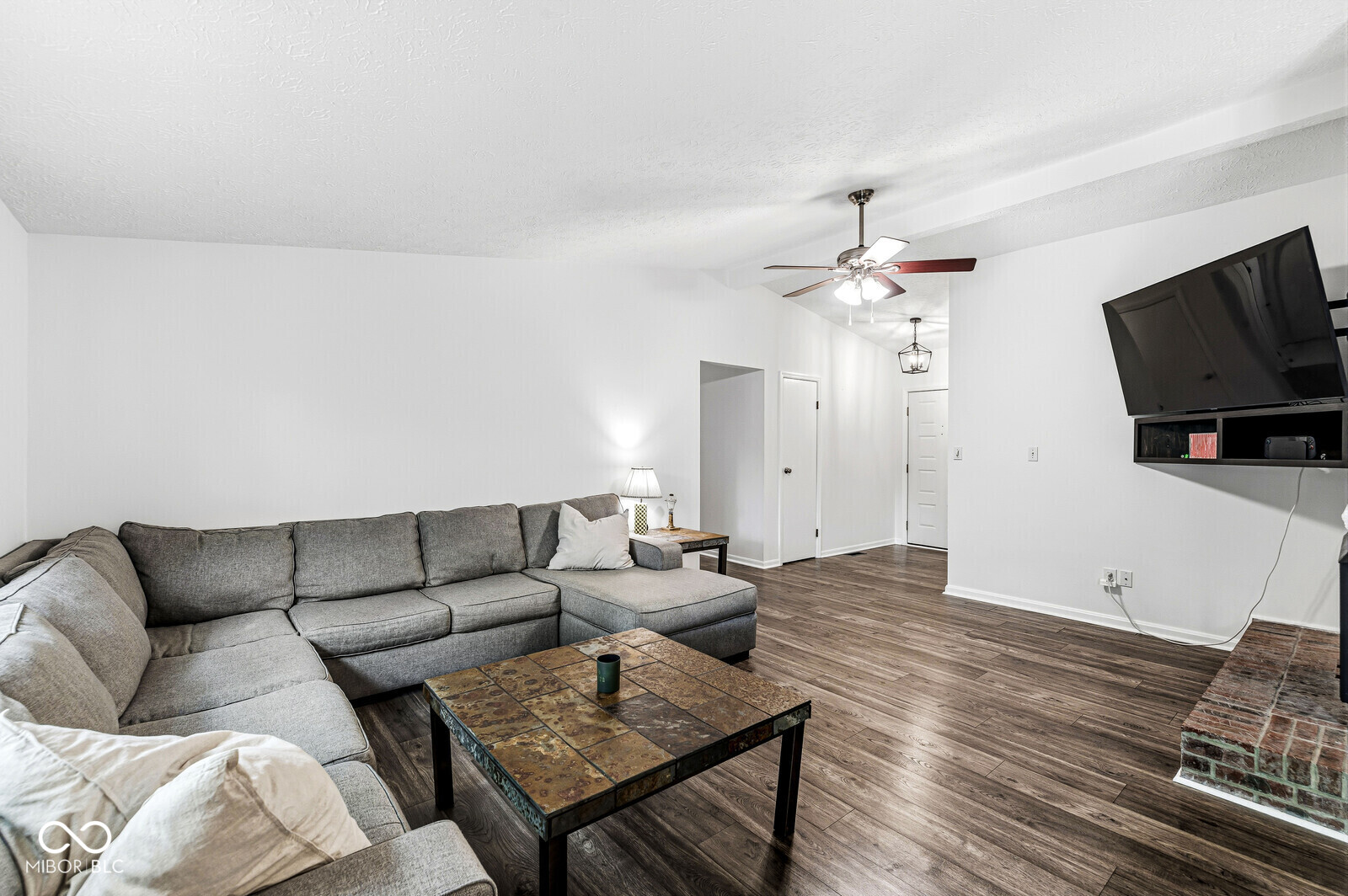611 Sunblest Boulevard S
