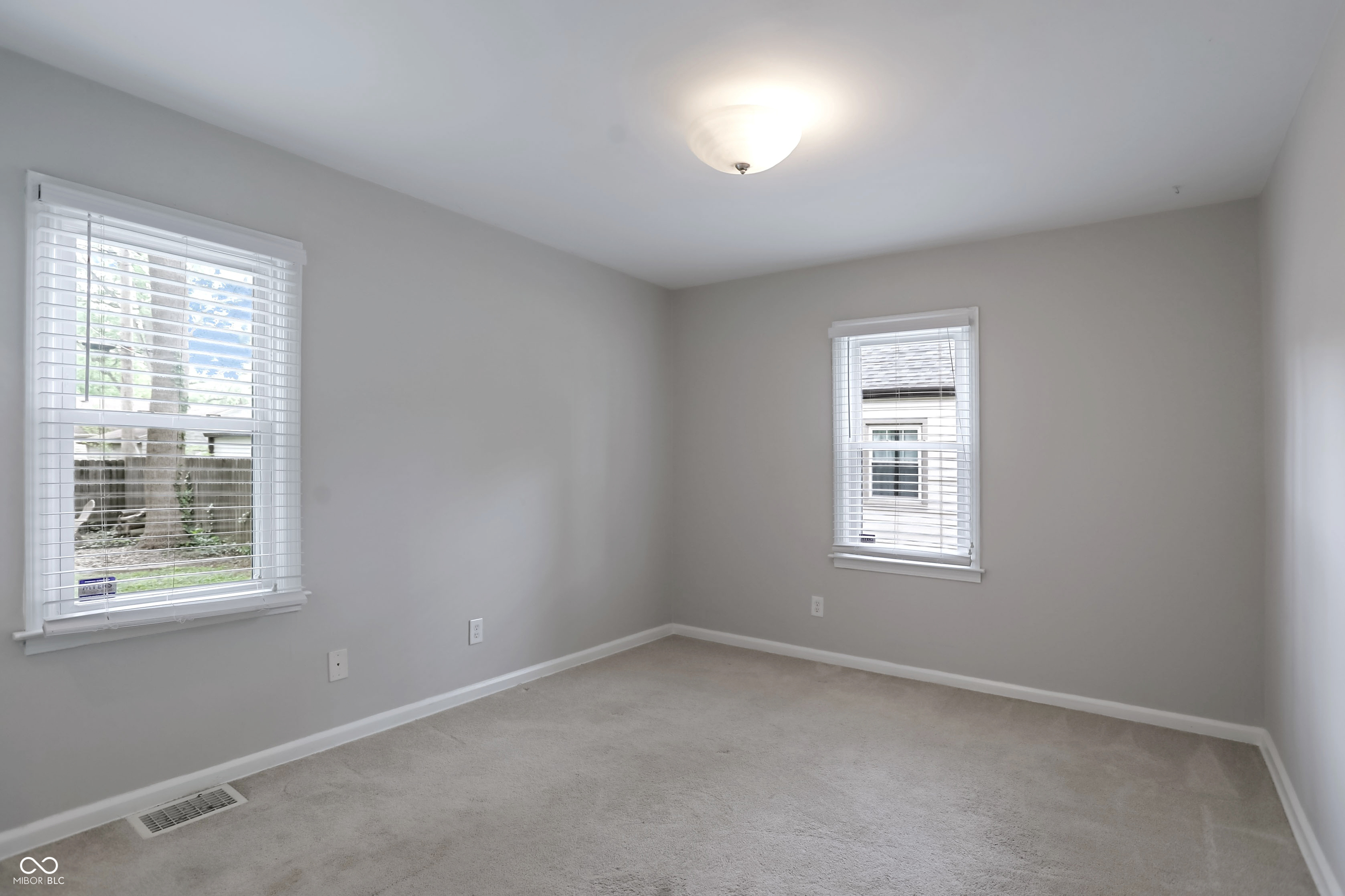 5646 Rosslyn Avenue
