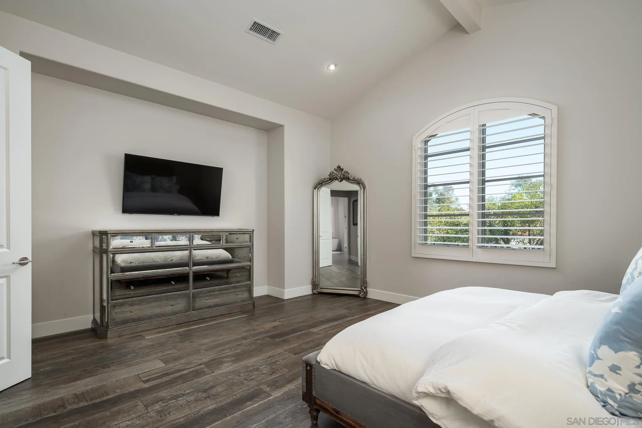 6152 Camino Selva