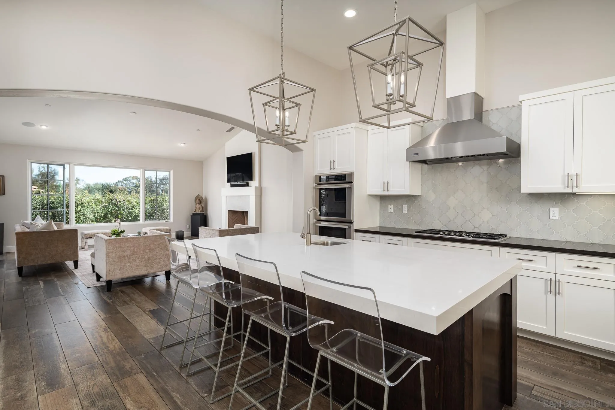 6152 Camino Selva