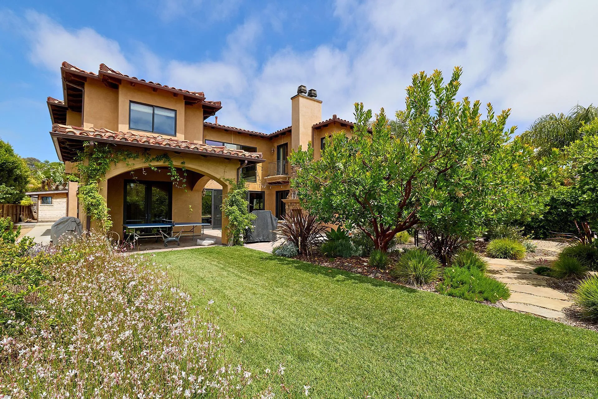645 N. Rios