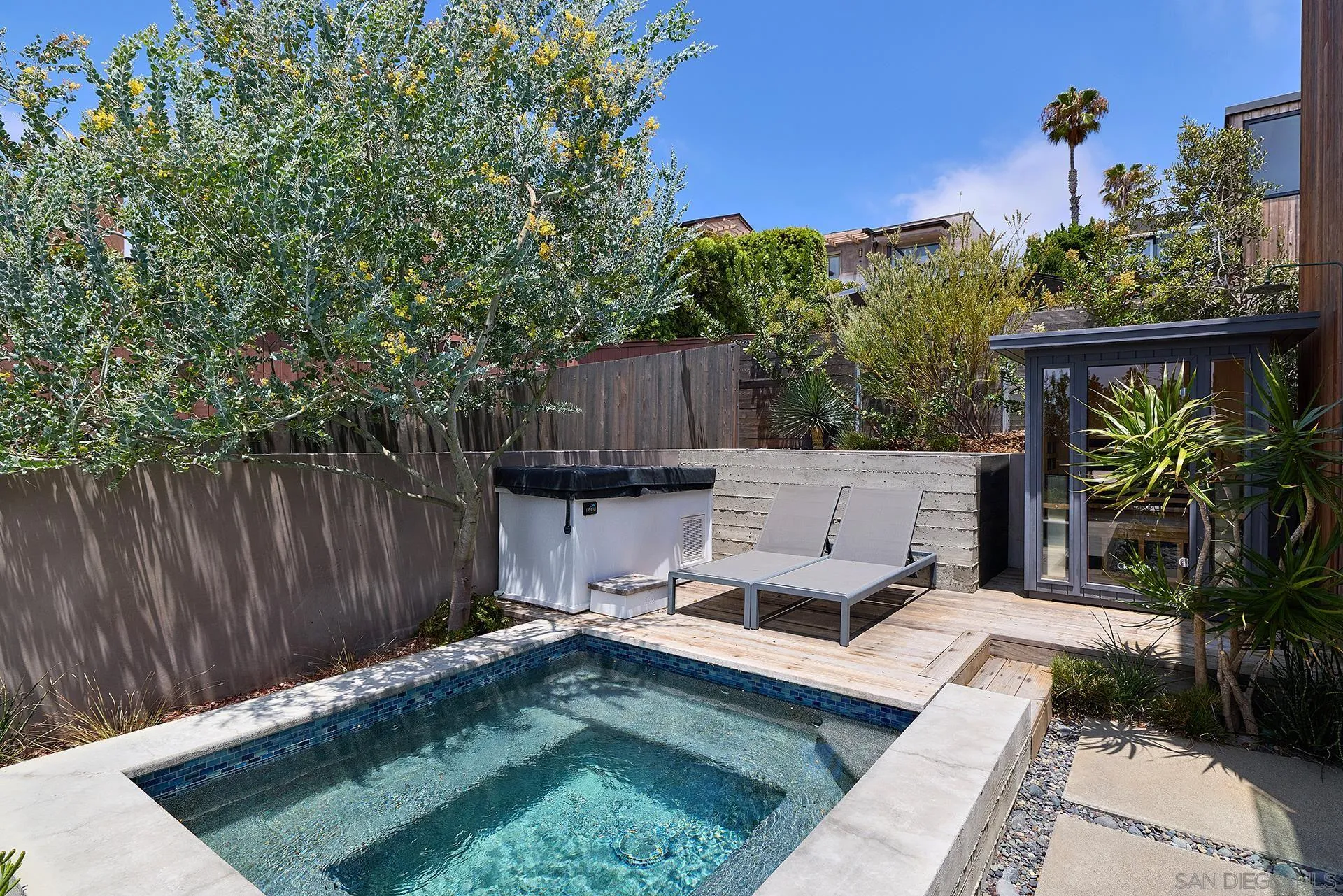 1537 San Elijo