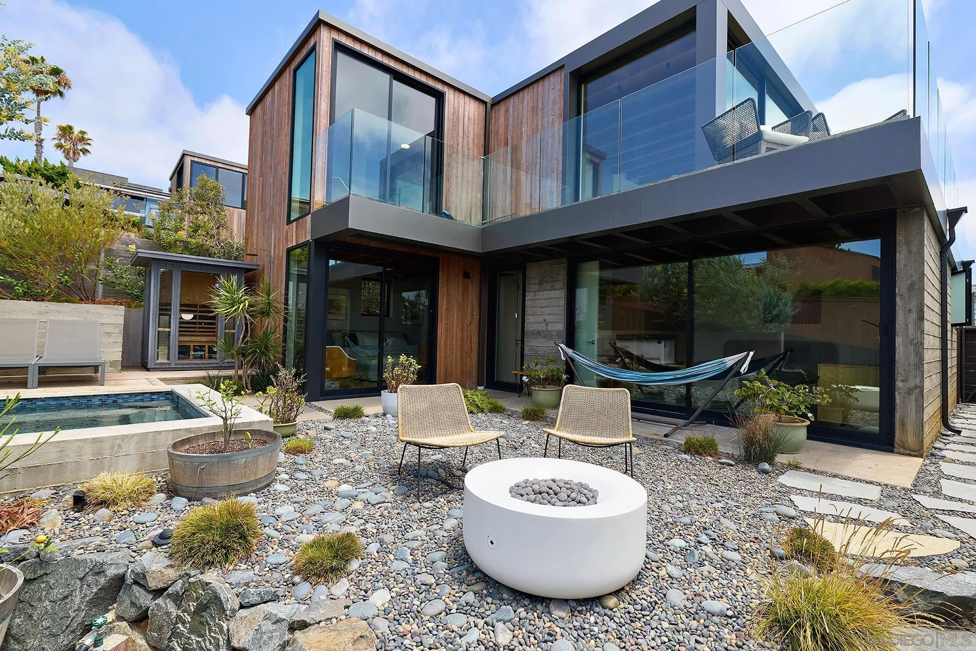1537 San Elijo