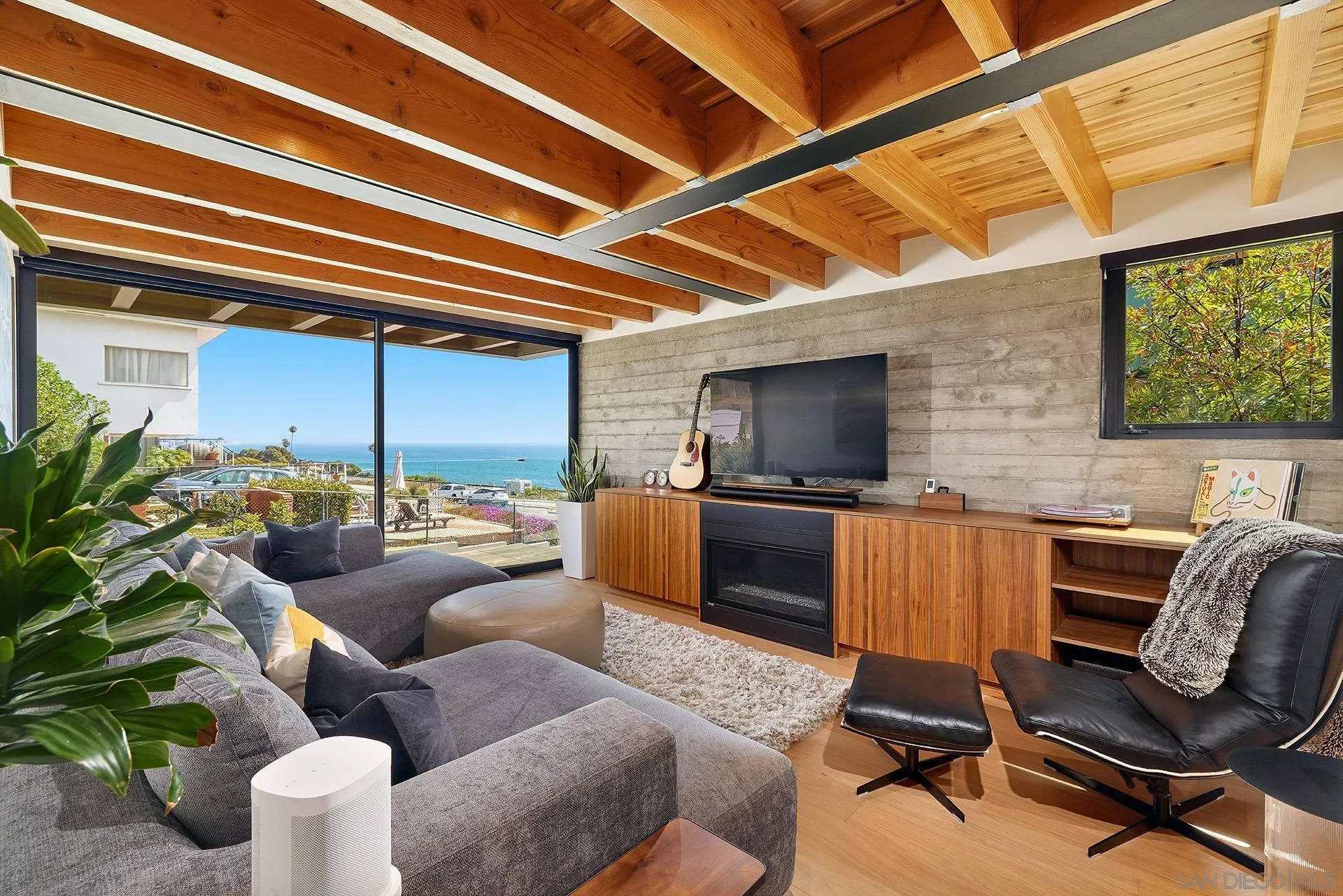 1537 San Elijo