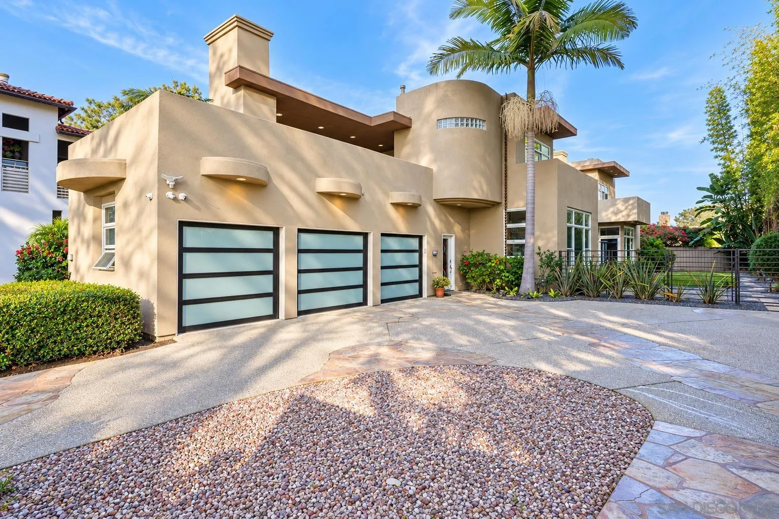 13601 Nogales Drive