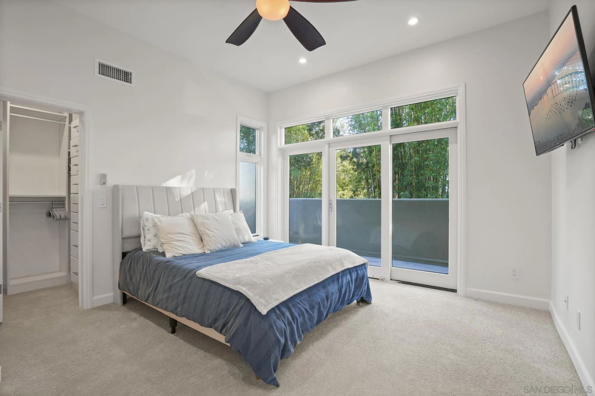 13601 Nogales Drive