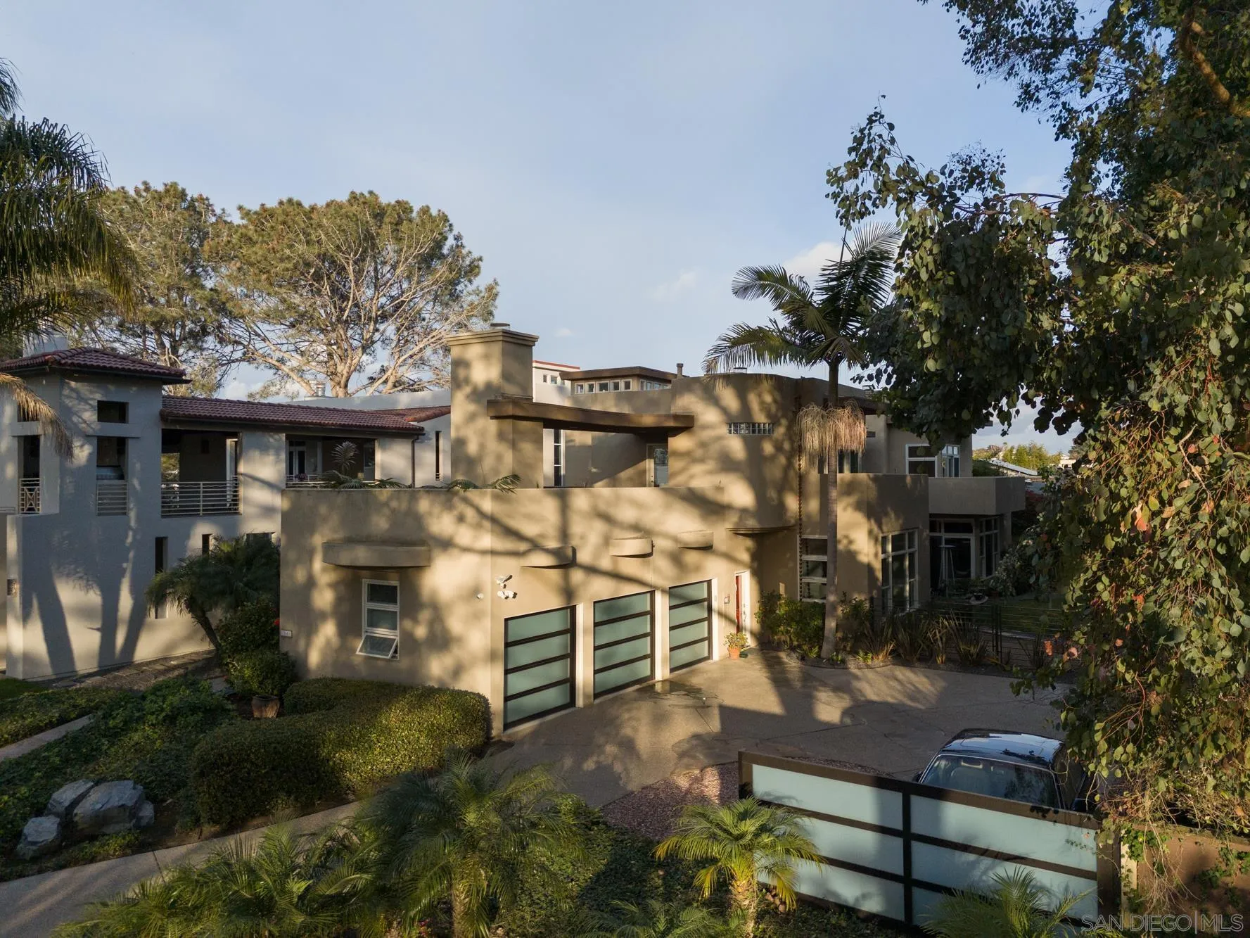 13601 Nogales Drive
