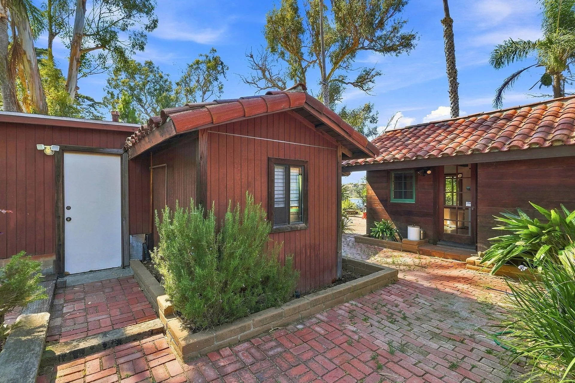 2081 Sheridan