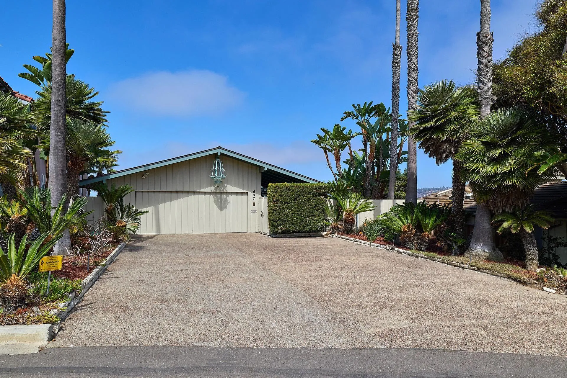 658 E Circle Drive