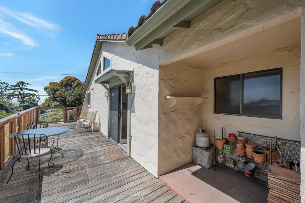 1812 Laurel Road