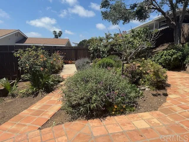 1812 Laurel Road