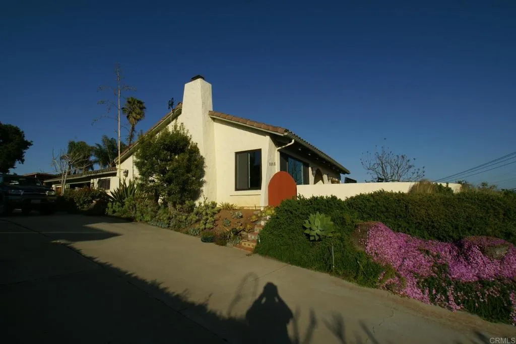 1812 Laurel Road