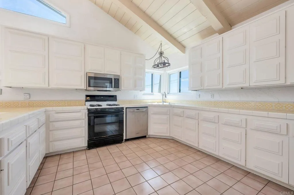 1812 Laurel Road