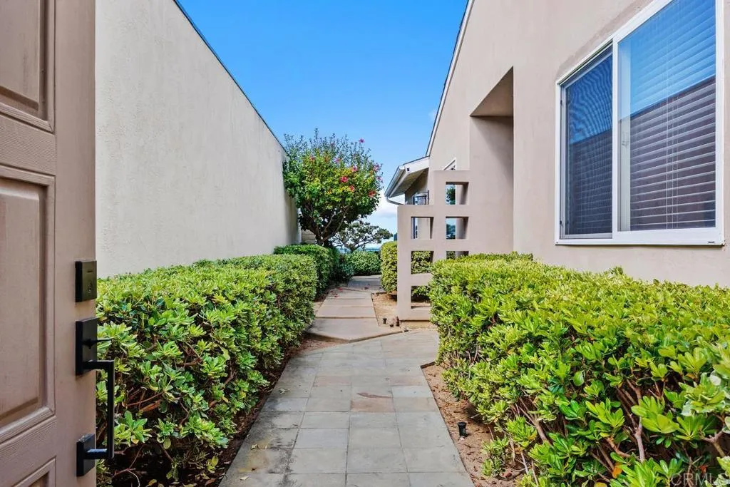 14042 Rue Monaco