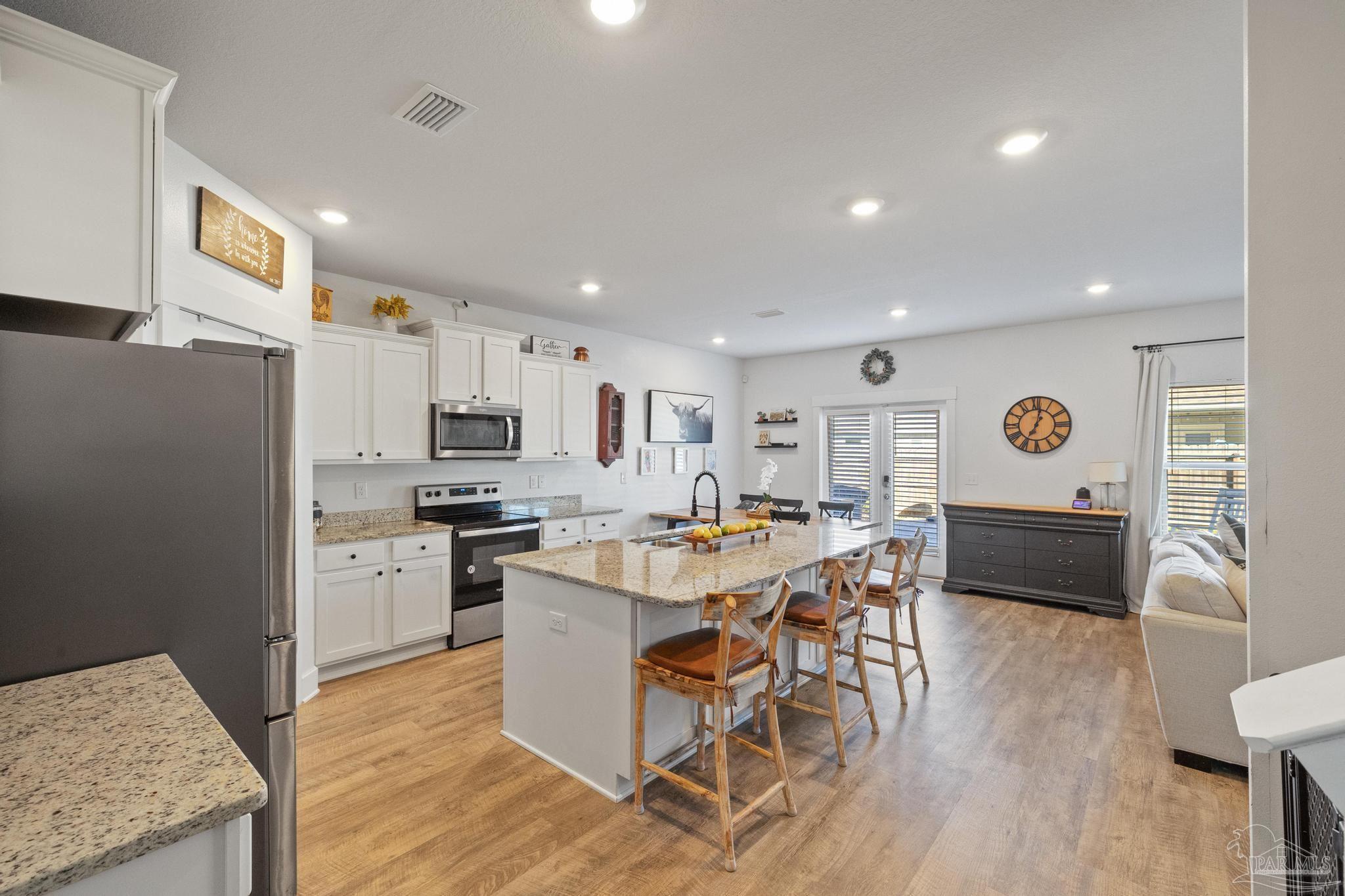 5889 Danbury Blvd