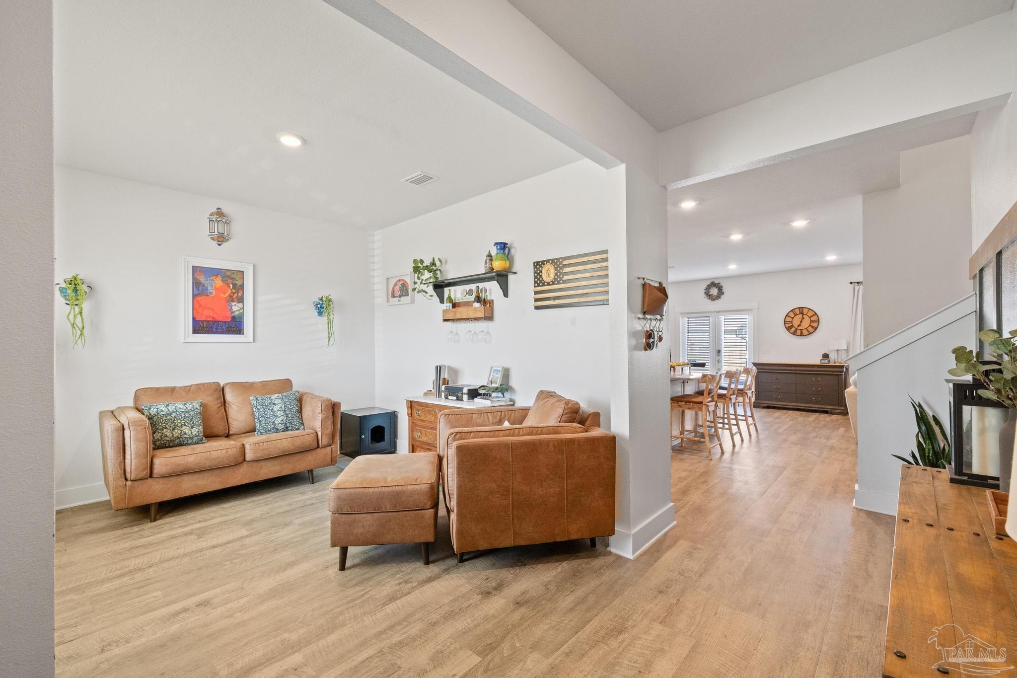 5889 Danbury Blvd