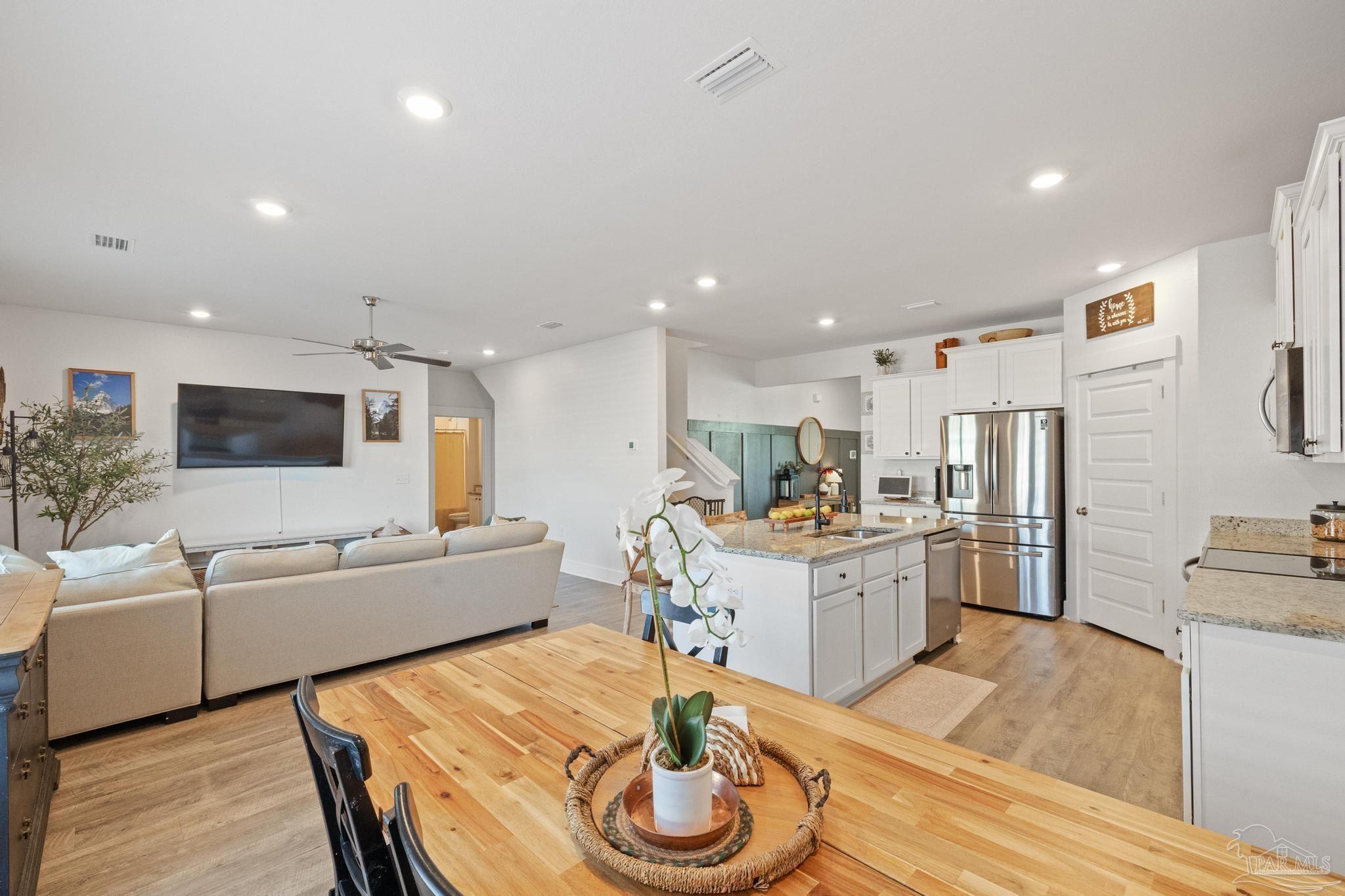 5889 Danbury Blvd
