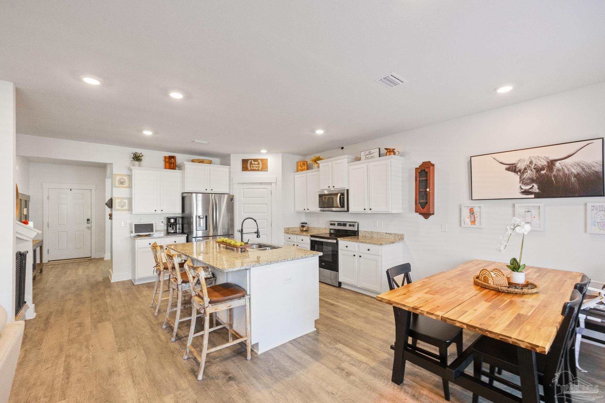 5889 Danbury Blvd