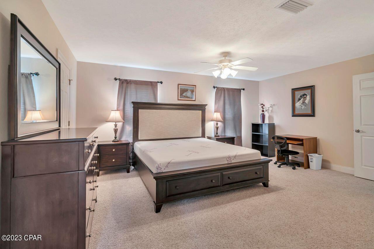 6646 Harbour Boulevard