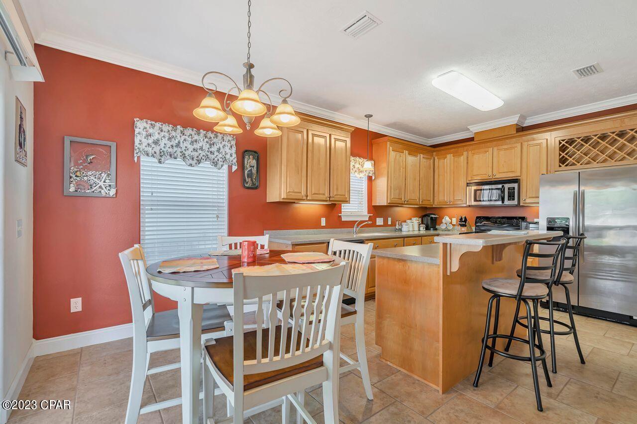 6646 Harbour Boulevard